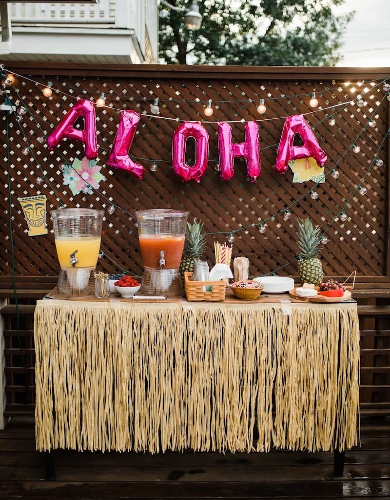 hawaiian luau theme party